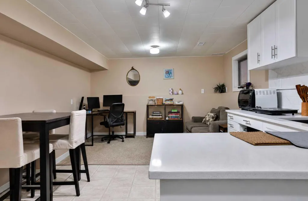 1019 Glacier Drive S Lethbridge AB T1K 3N3