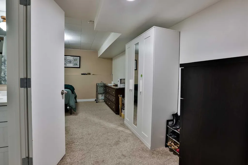1019 Glacier Drive S Lethbridge AB T1K 3N3
