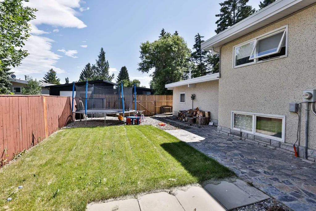 1019 Glacier Drive S Lethbridge AB T1K 3N3
