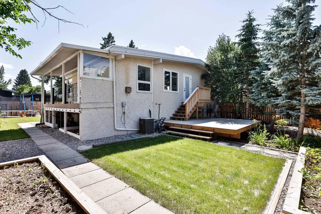 1019 Glacier Drive S Lethbridge AB T1K 3N3