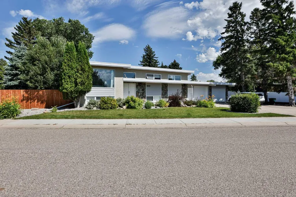 1019 Glacier Drive S Lethbridge AB T1K 3N3