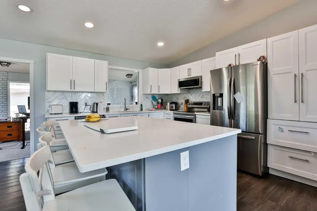 1019 Glacier Drive S Lethbridge AB T1K 3N3