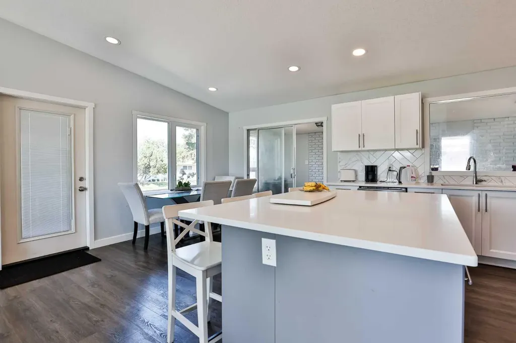 1019 Glacier Drive S Lethbridge AB T1K 3N3