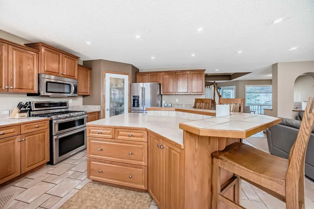 3767 Springbank Drive SW Calgary AB T3H 4J5