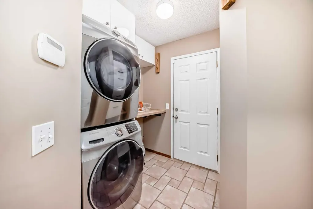 3767 Springbank Drive SW Calgary AB T3H 4J5