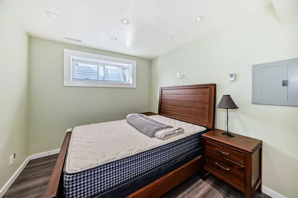 3767 Springbank Drive SW Calgary AB T3H 4J5