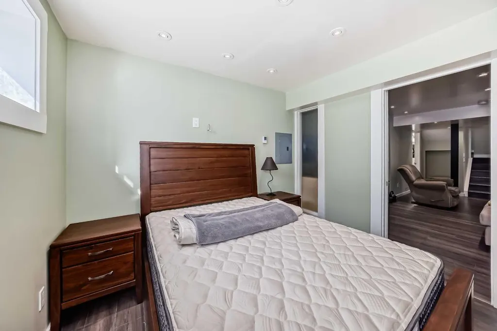 3767 Springbank Drive SW Calgary AB T3H 4J5