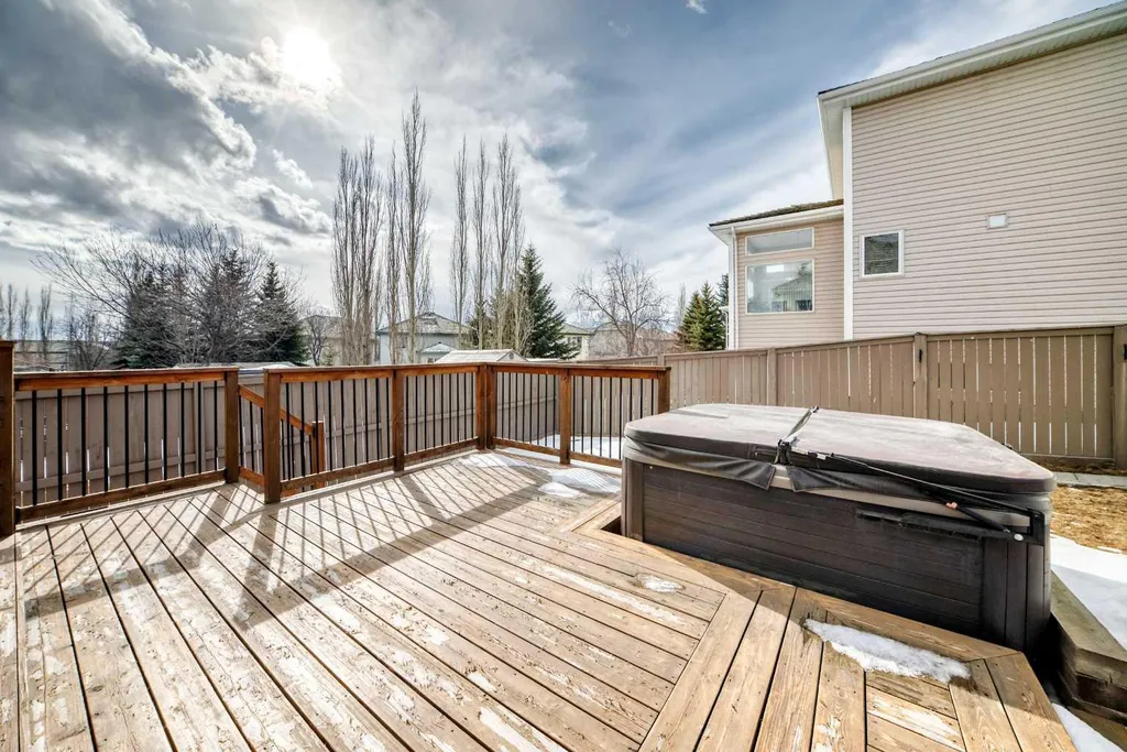3767 Springbank Drive SW Calgary AB T3H 4J5