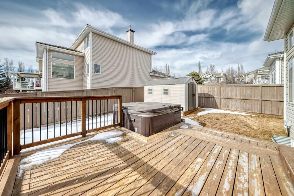 3767 Springbank Drive SW Calgary AB T3H 4J5