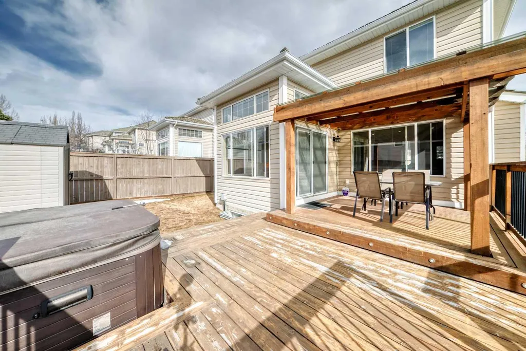 3767 Springbank Drive SW Calgary AB T3H 4J5