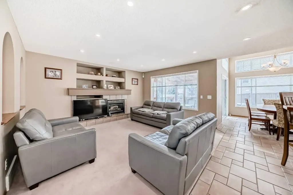 3767 Springbank Drive SW Calgary AB T3H 4J5