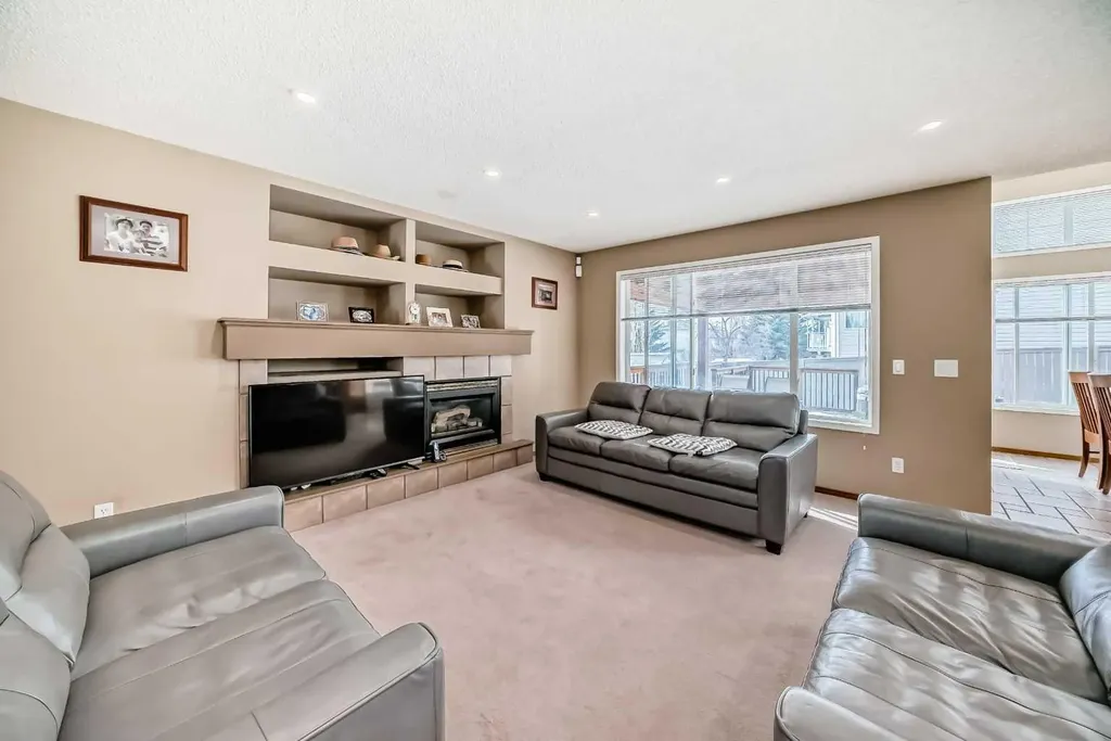 3767 Springbank Drive SW Calgary AB T3H 4J5