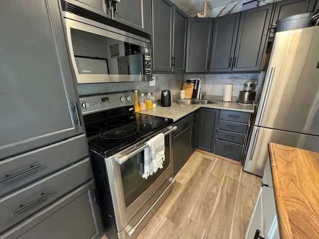208 1 Street W Lashburn SK S0M 1M0