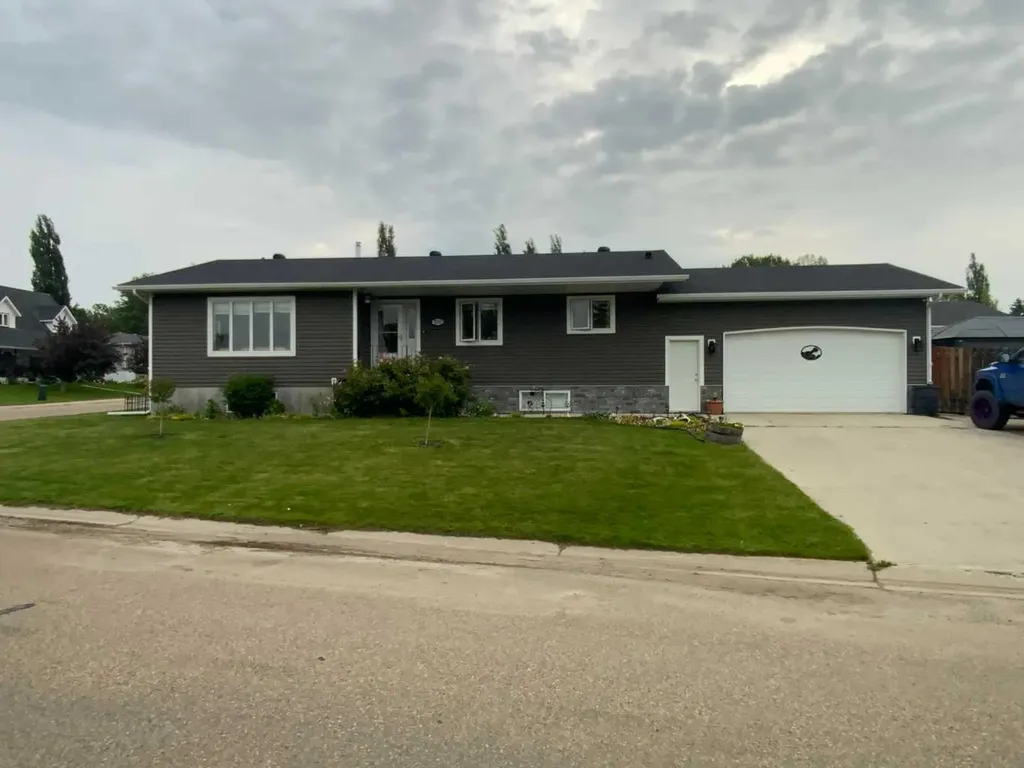 1513 Westview Drive Bowden AB T0M 0K0