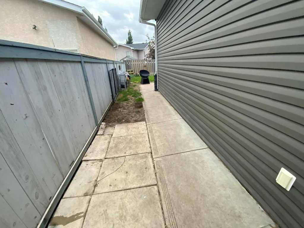 1513 Westview Drive Bowden AB T0M 0K0