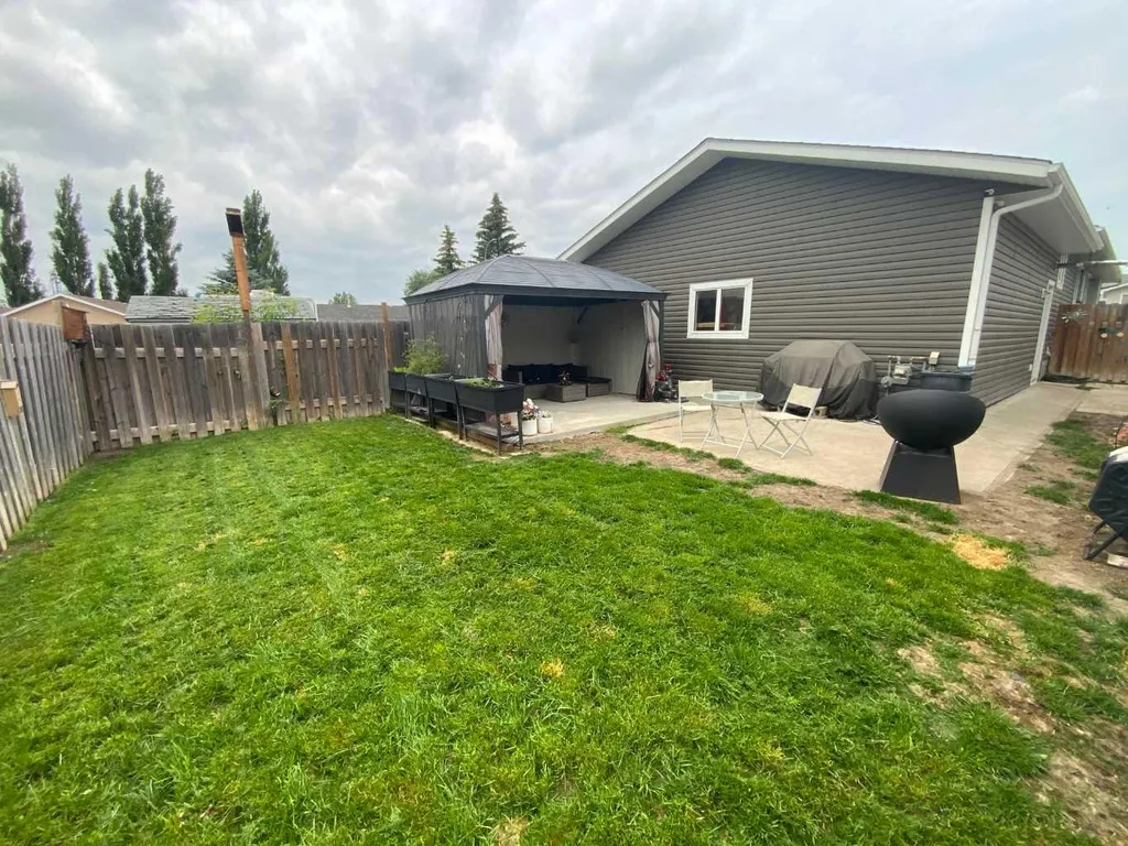 1513 Westview Drive Bowden AB T0M 0K0