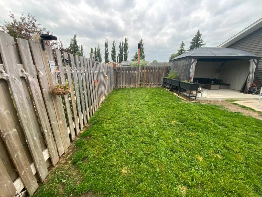 1513 Westview Drive Bowden AB T0M 0K0