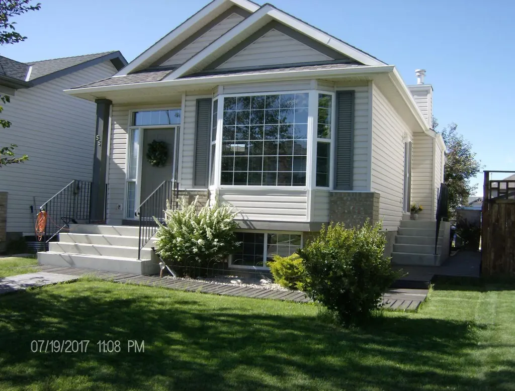 55 Eversyde Green SW Calgary AB T2Y 5C7