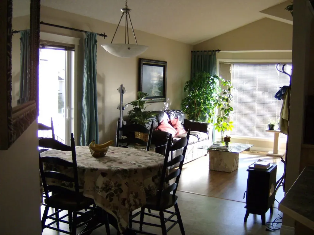 55 Eversyde Green SW Calgary AB T2Y 5C7