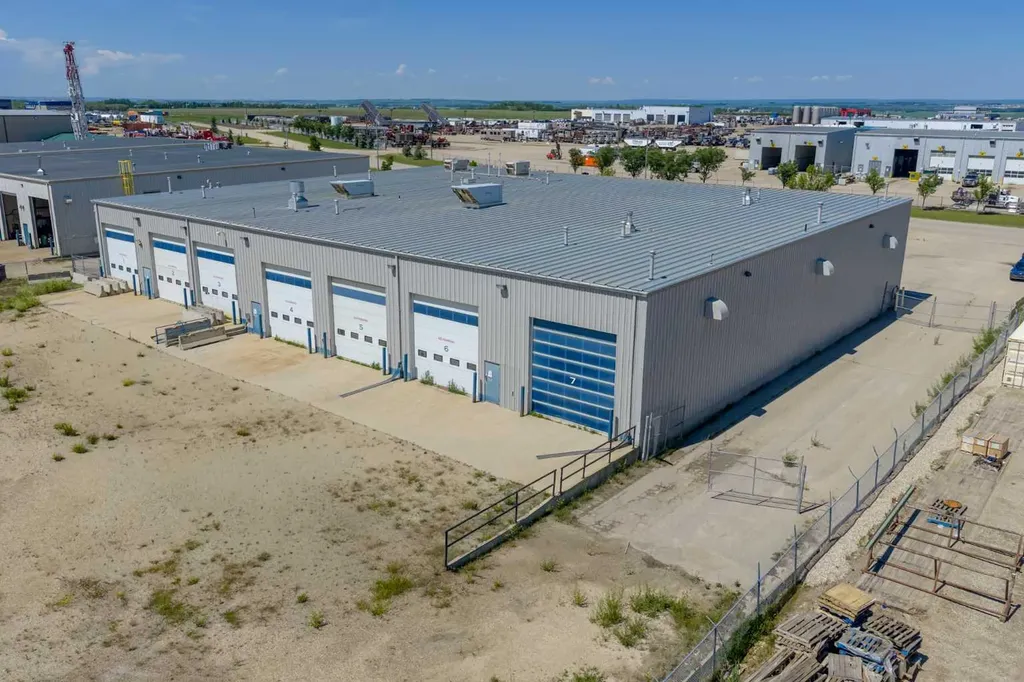 10211 88 Avenue Clairmont AB T8X 5G8