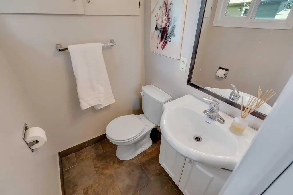 10219 7 Street SW Calgary AB T2W 0G2