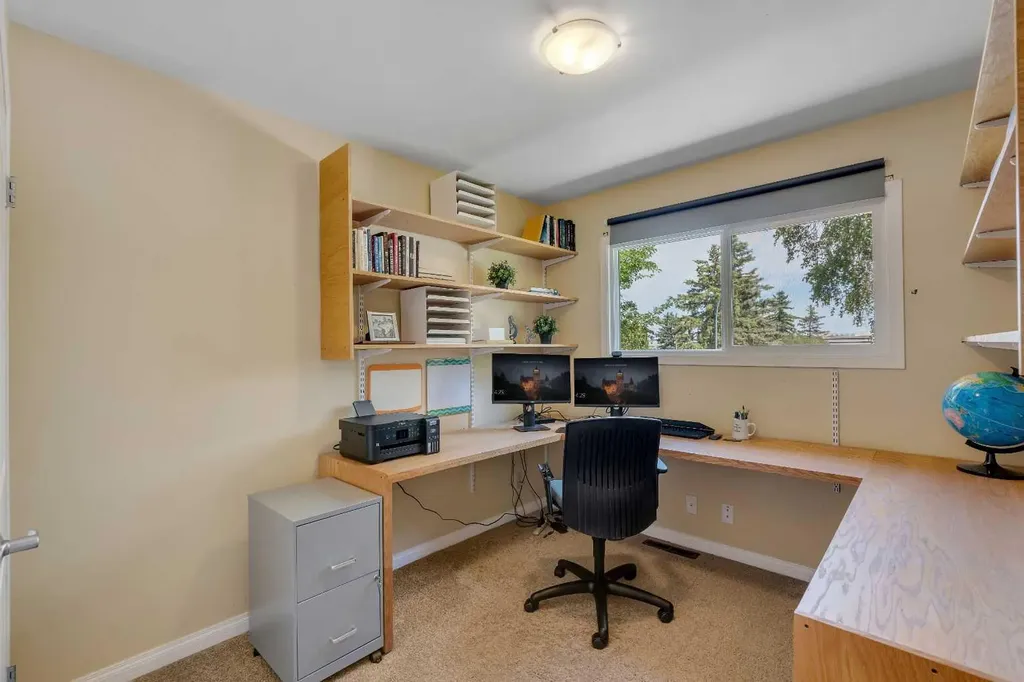 10219 7 Street SW Calgary AB T2W 0G2