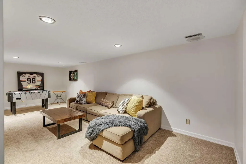 10219 7 Street SW Calgary AB T2W 0G2