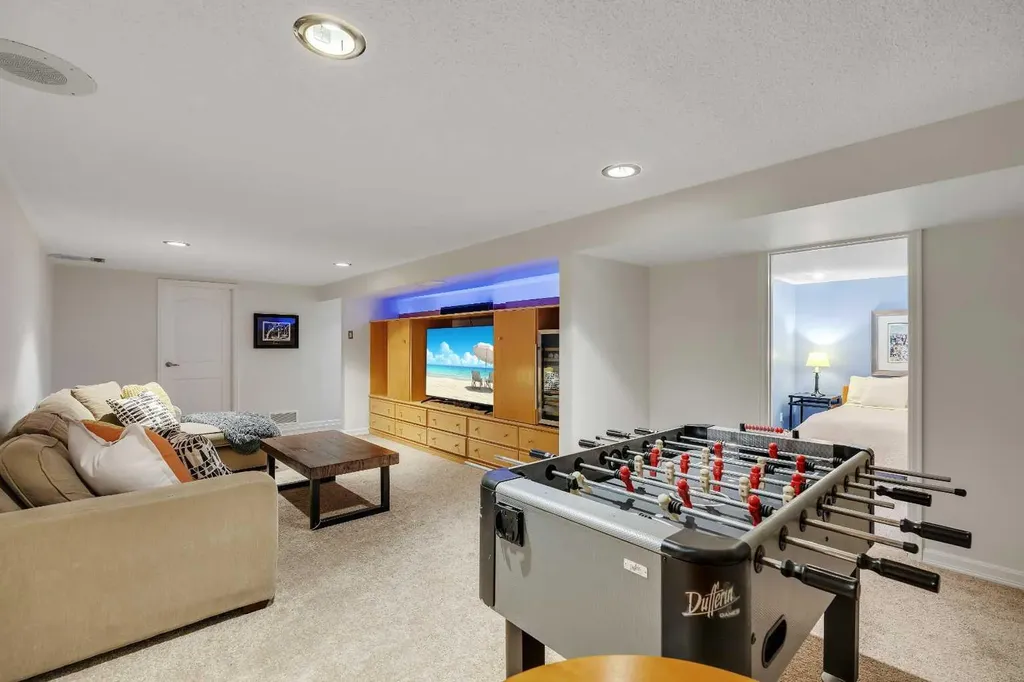 10219 7 Street SW Calgary AB T2W 0G2