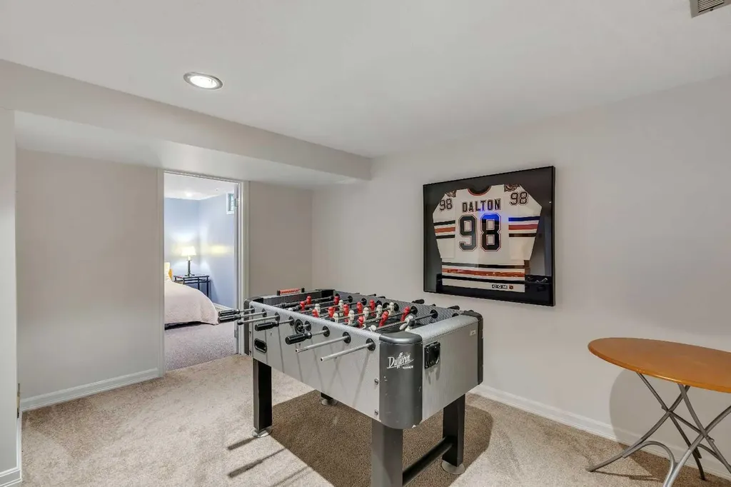 10219 7 Street SW Calgary AB T2W 0G2
