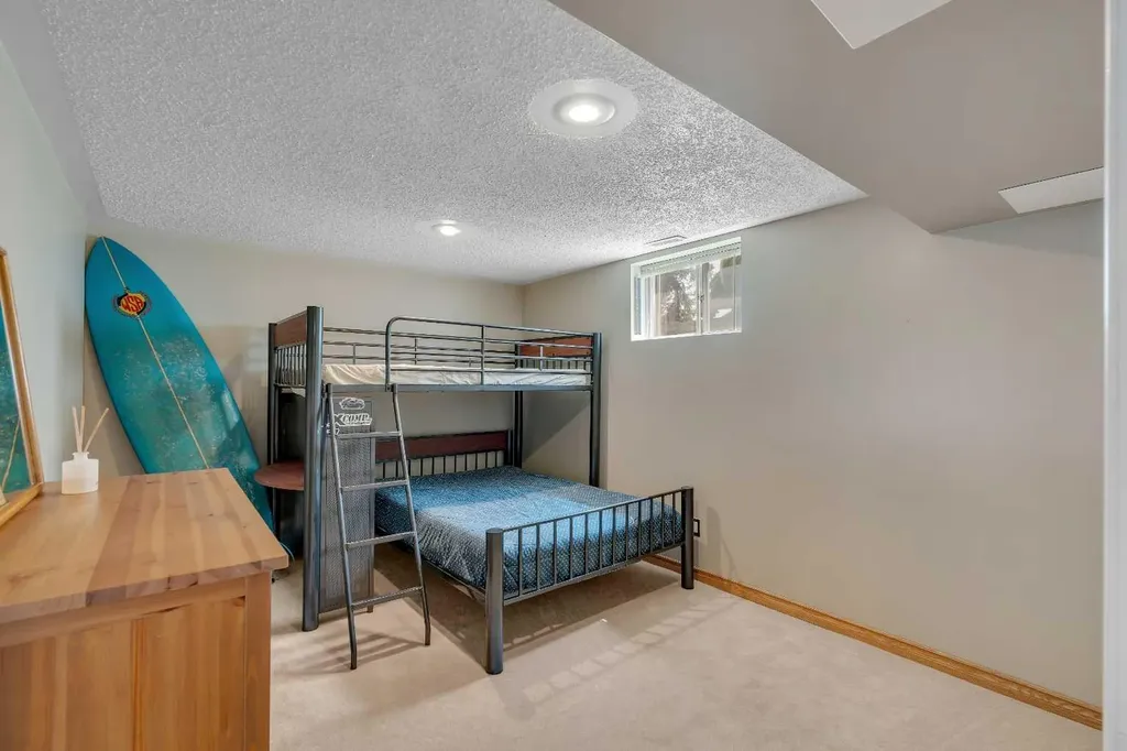 10219 7 Street SW Calgary AB T2W 0G2