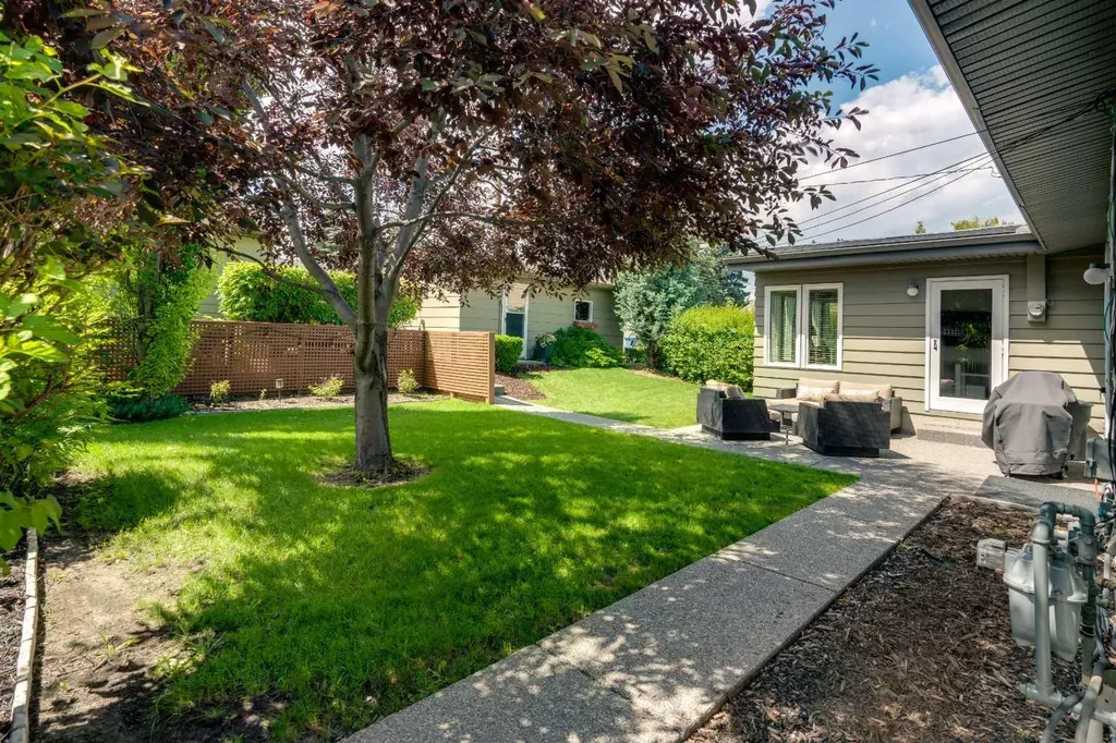10219 7 Street SW Calgary AB T2W 0G2