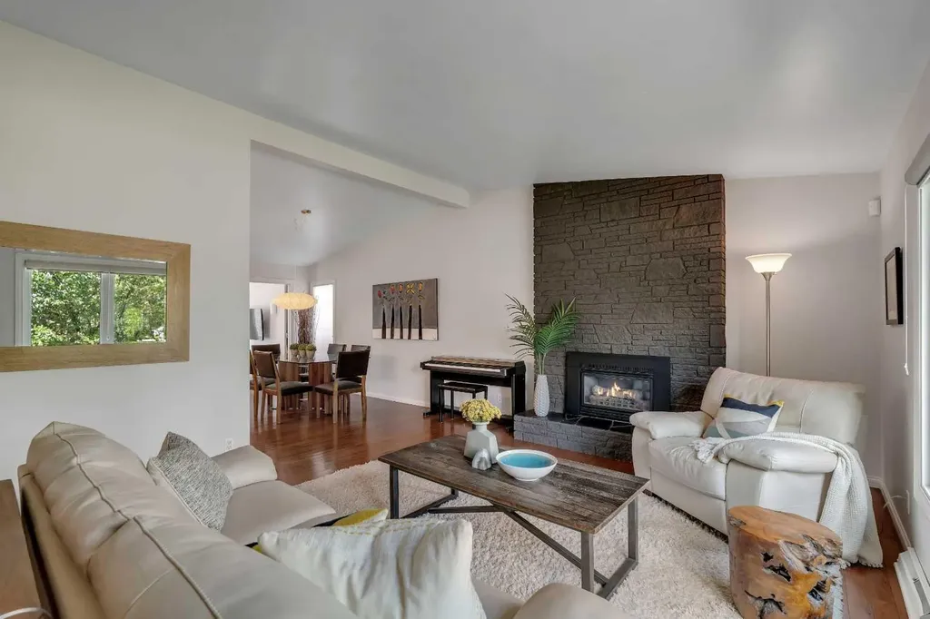 10219 7 Street SW Calgary AB T2W 0G2