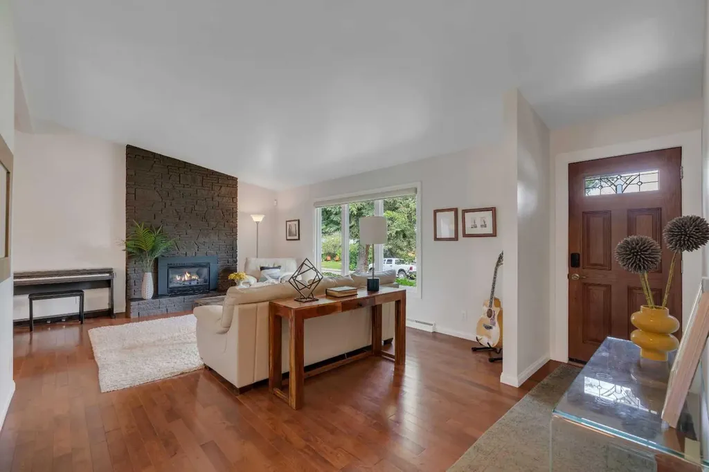 10219 7 Street SW Calgary AB T2W 0G2