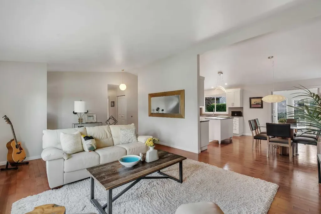10219 7 Street SW Calgary AB T2W 0G2