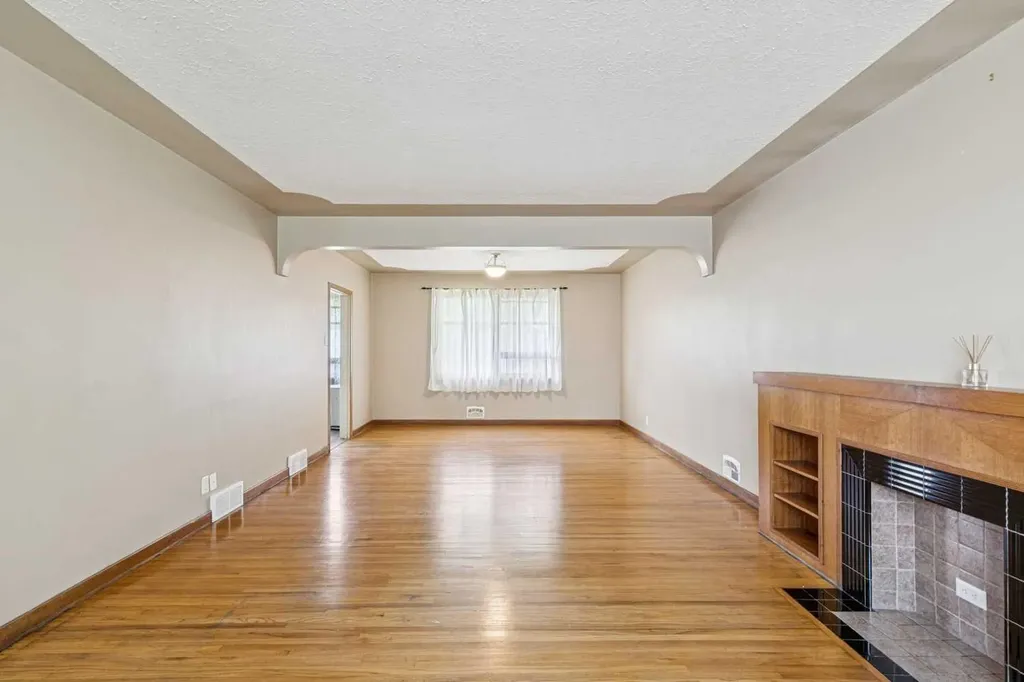 3103 13 Avenue SW Calgary AB T3C 0V3