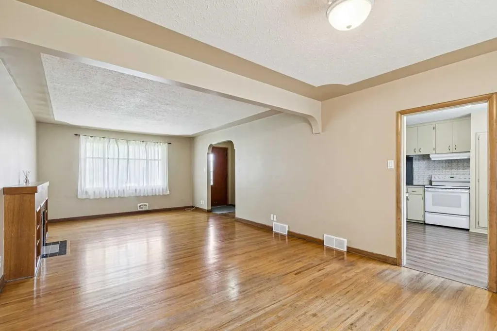 3103 13 Avenue SW Calgary AB T3C 0V3