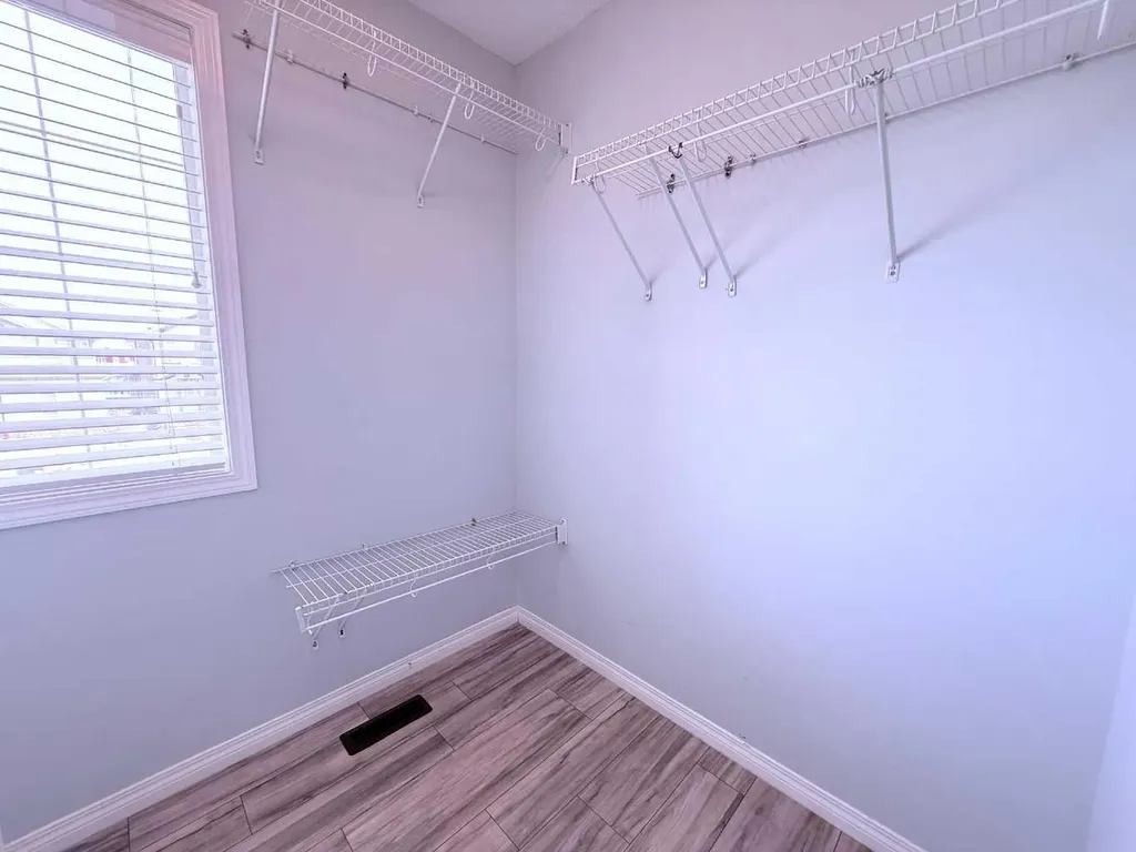 960 Taradale Drive Calgary AB T3J 0E7