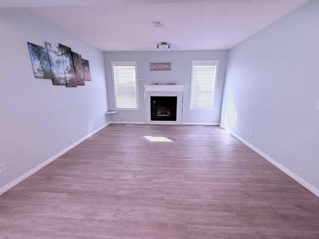 960 Taradale Drive Calgary AB T3J 0E7