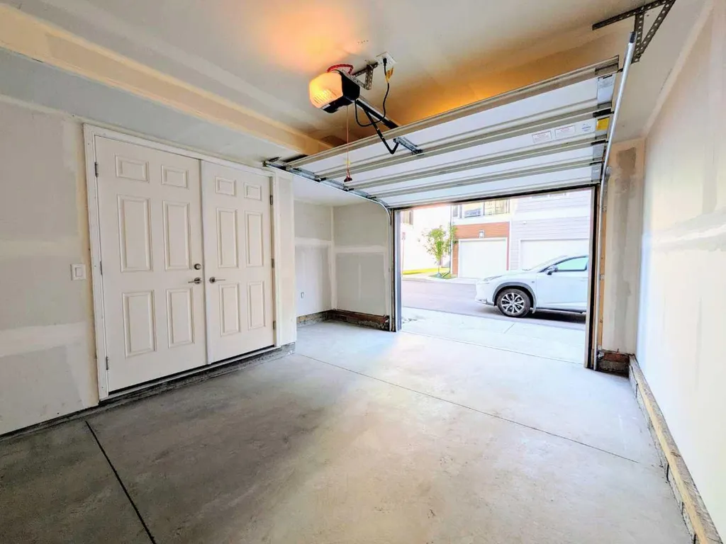 380 Seton Villas SE Calgary AB T3M 3T8
