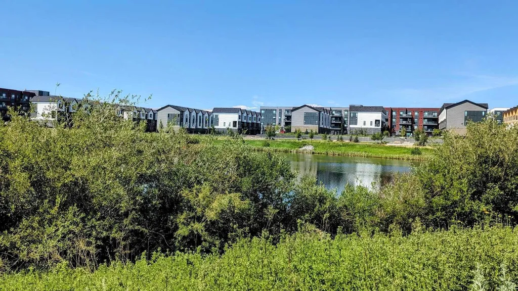 380 Seton Villas SE Calgary AB T3M 3T8