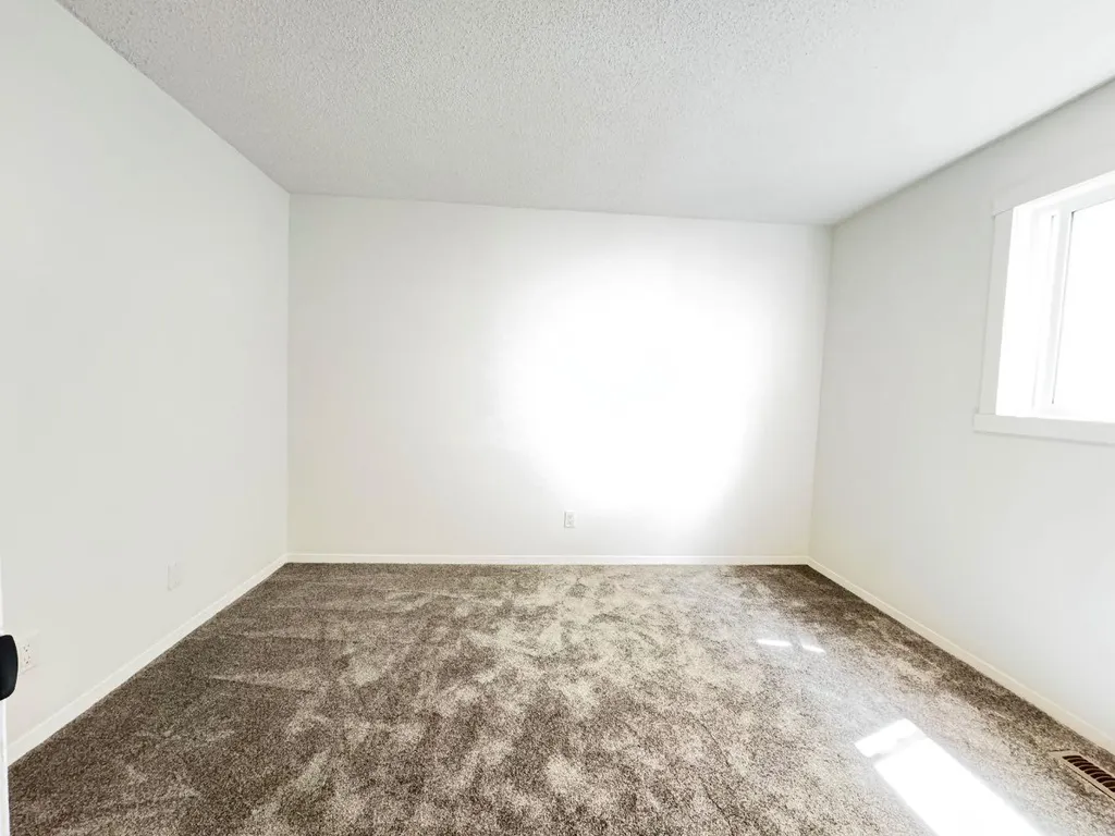 6879 Rundlehorn Drive NE Calgary AB T1Y 4P2