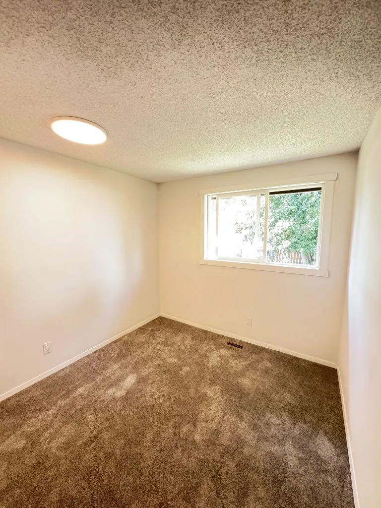 6879 Rundlehorn Drive NE Calgary AB T1Y 4P2