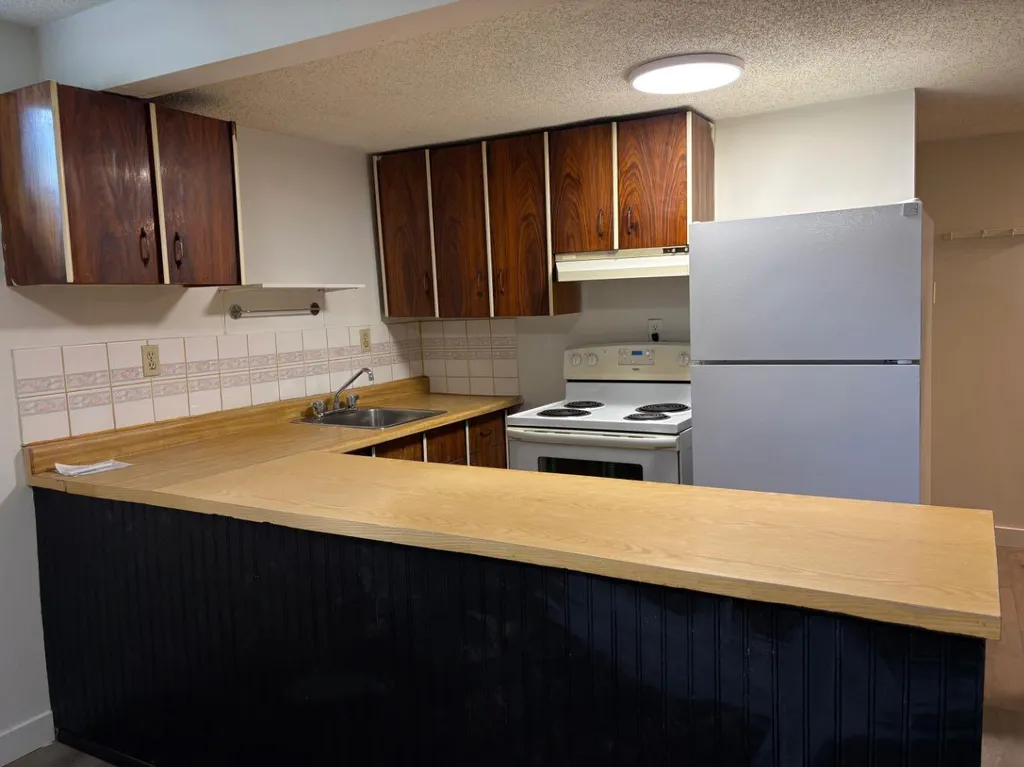 6879 Rundlehorn Drive NE Calgary AB T1Y 4P2