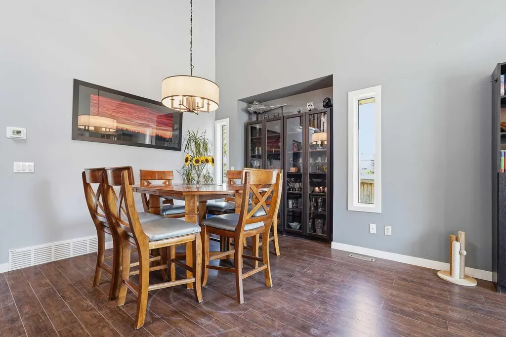 804 Downey Place Okotoks AB T1S 1H6