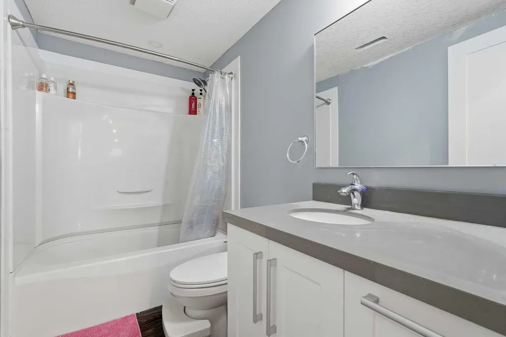 804 Downey Place Okotoks AB T1S 1H6