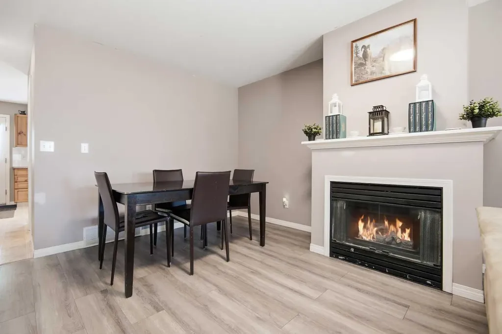 33 Donlevy Avenue Red Deer AB T4R 3B6