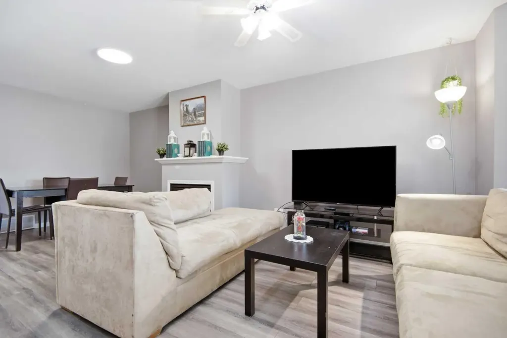 33 Donlevy Avenue Red Deer AB T4R 3B6