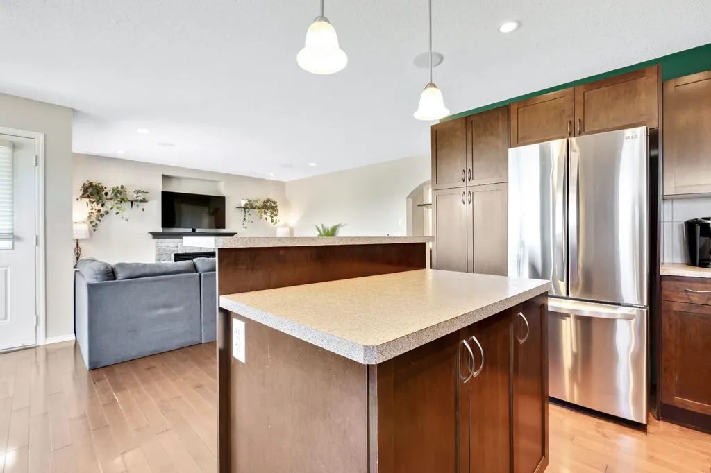 148 Hillcrest Boulevard Strathmore AB T1P 0A3