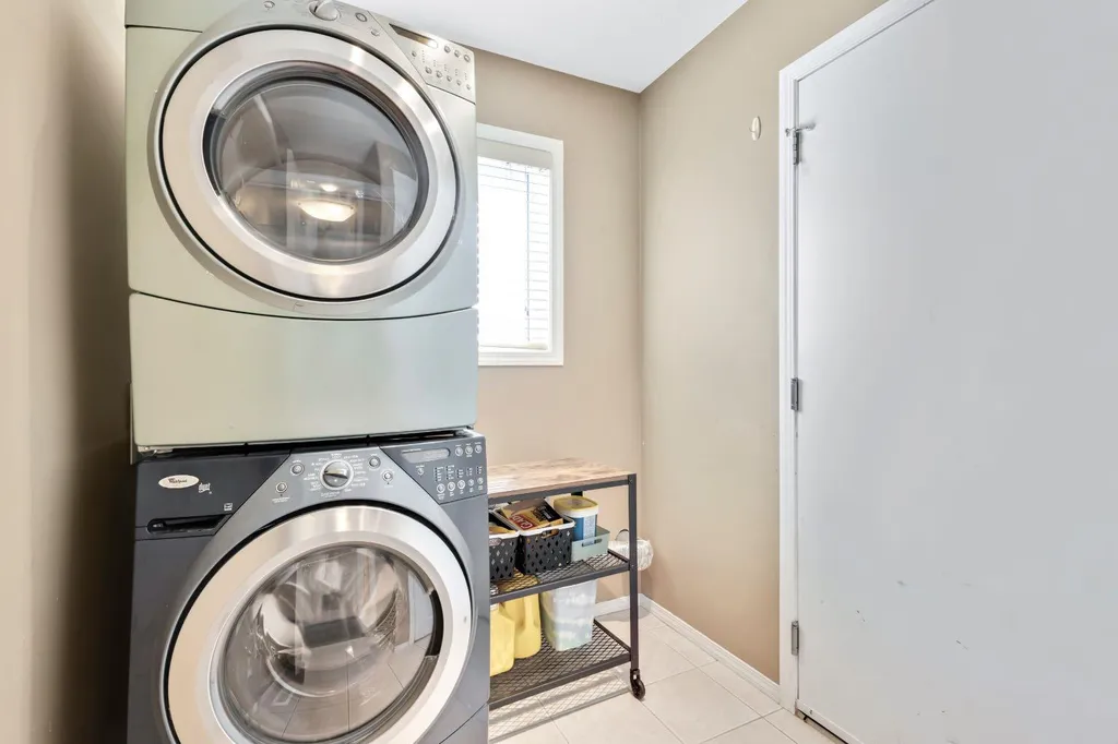 148 Hillcrest Boulevard Strathmore AB T1P 0A3
