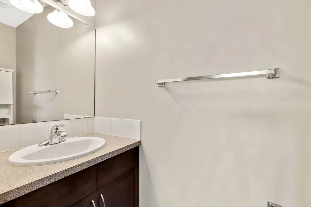148 Hillcrest Boulevard Strathmore AB T1P 0A3